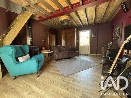 Maison 215 m² à La Taillee  - photo 7