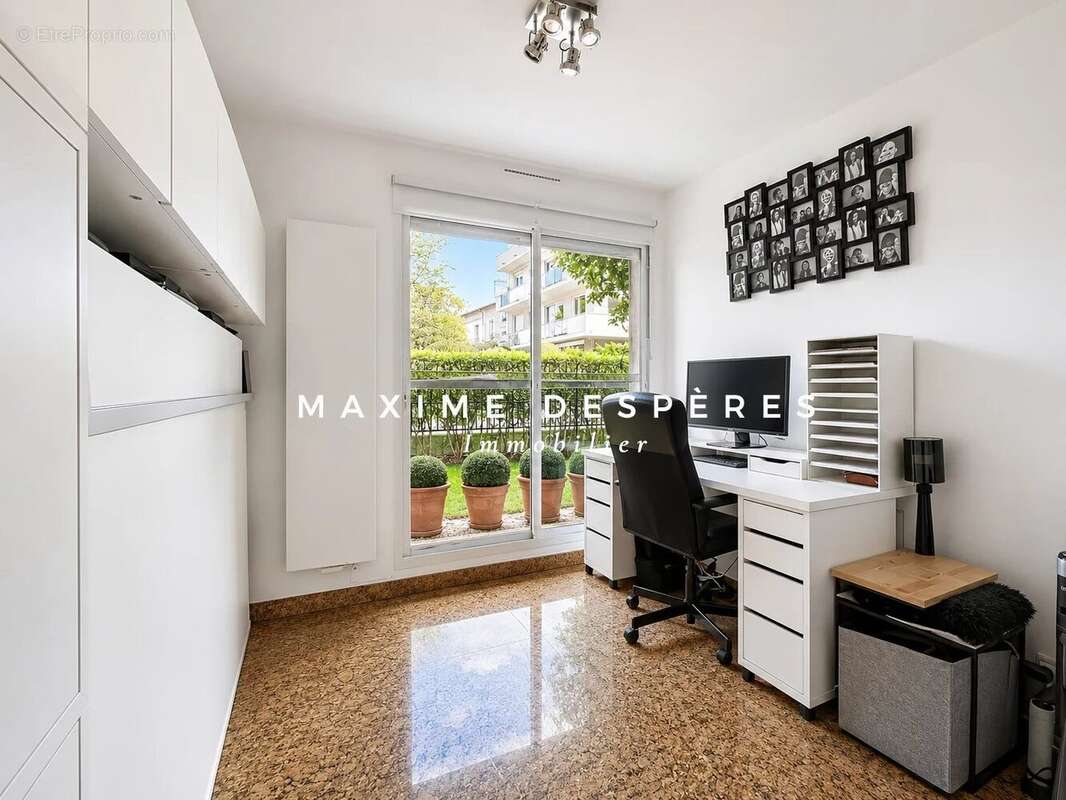 Appartement à NEUILLY-SUR-SEINE