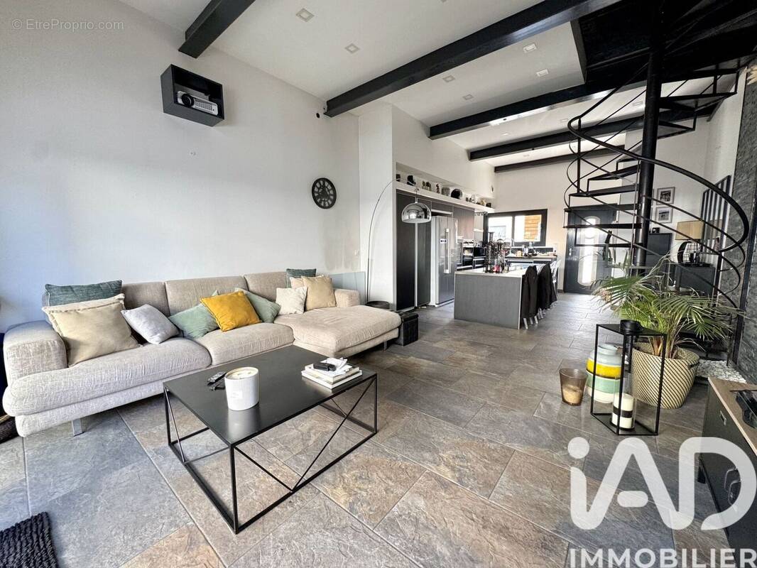 Photo 1 - Maison à VILLENAVE-D'ORNON