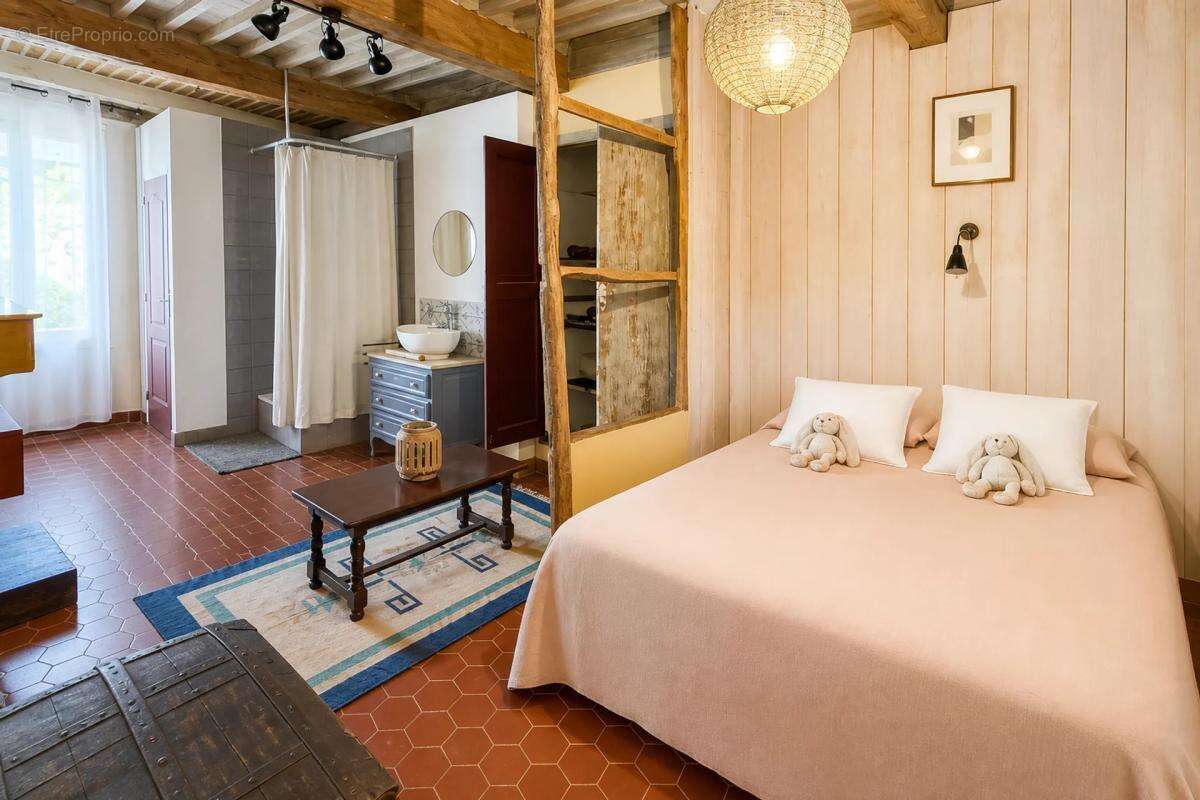 Maison à TAVERNES