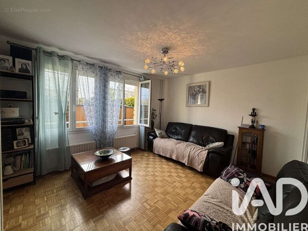 Photo 8 - Maison à SAINT-JULIEN-LES-VILLAS