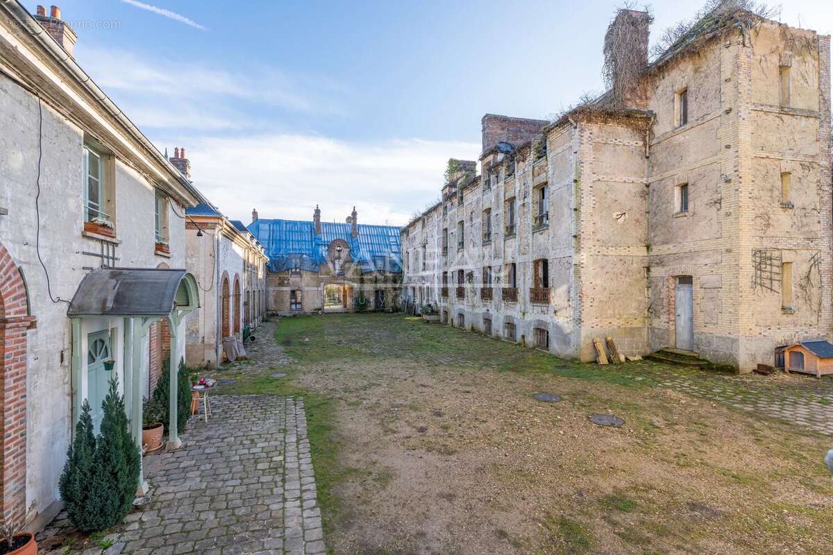 En bord de Seine, à proximité immédiate de Fontainebleau - photo 26