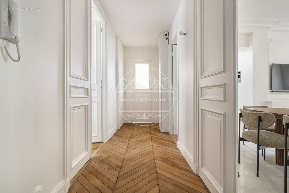 Appartement à PARIS-7E