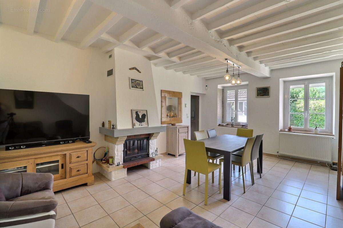 En exclusivité - maison dauphinoise avec joli terrain et dépendances a sainte-blandine (38110) - photo 4
