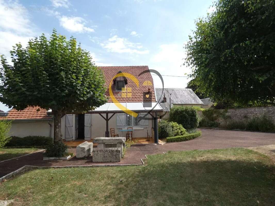 A VENDRE Maison de caractère avec dépendances et grand terrain – Azy - photo 19