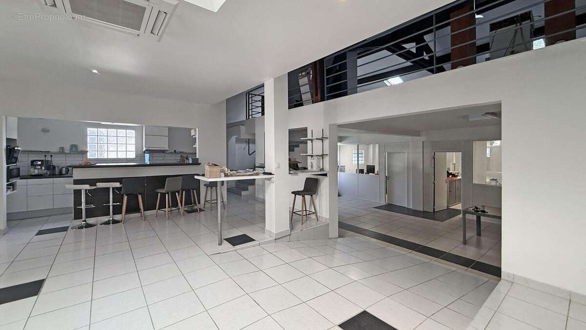 Commerce à ORMESSON-SUR-MARNE