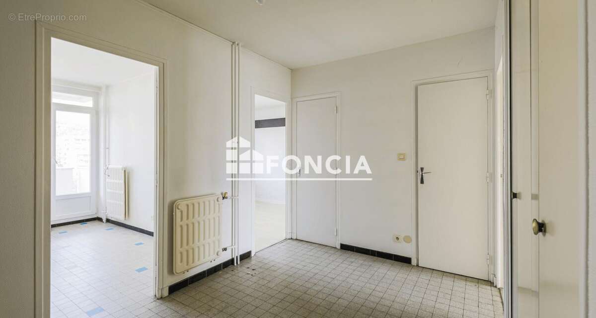 Appartement à MEYLAN