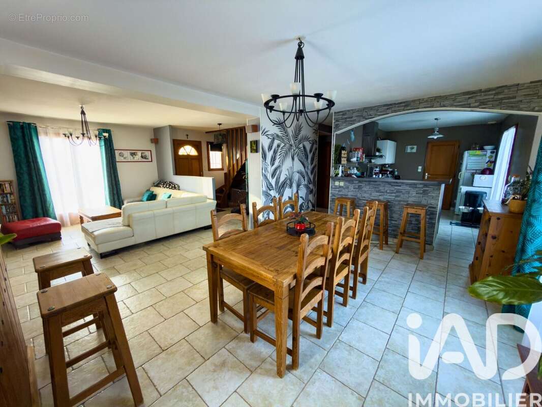 Photo 3 - Maison à BUCHY