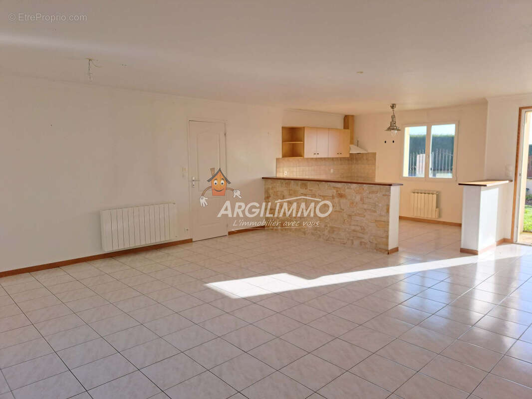 Maison à BESSE-SUR-BRAYE