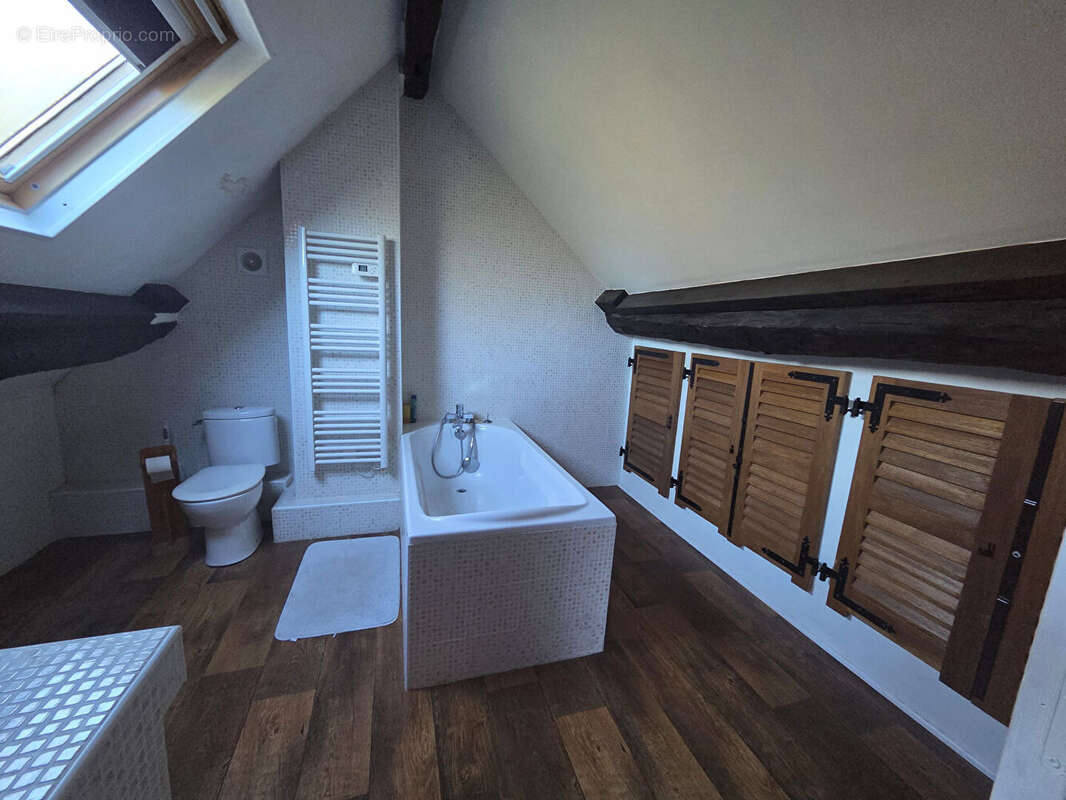 Maison à LES BORDES