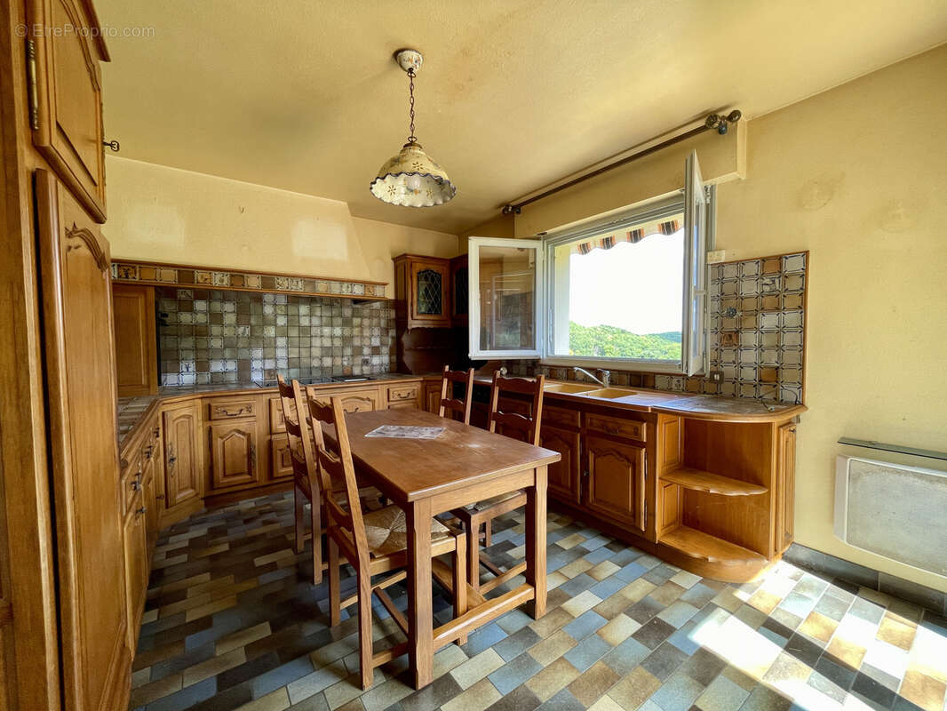 Maison 5 chambres sur sous-sol total - photo 4