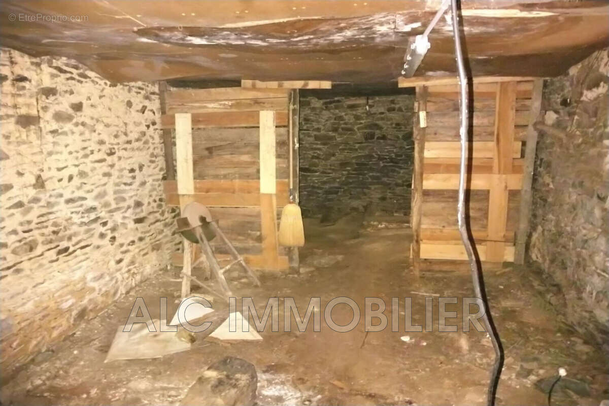 Maison à SAINT-AIGNAN-DE-COUPTRAIN