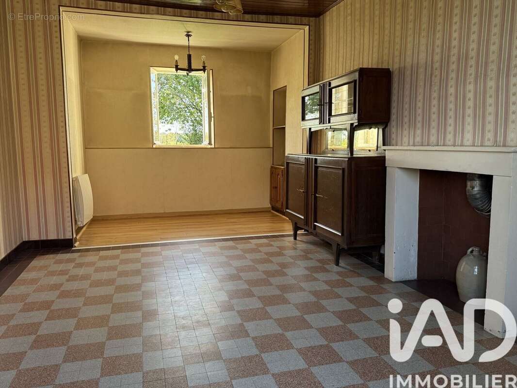 Maison 86 m² à Saint-Georges-De-Poisieux  - photo 5