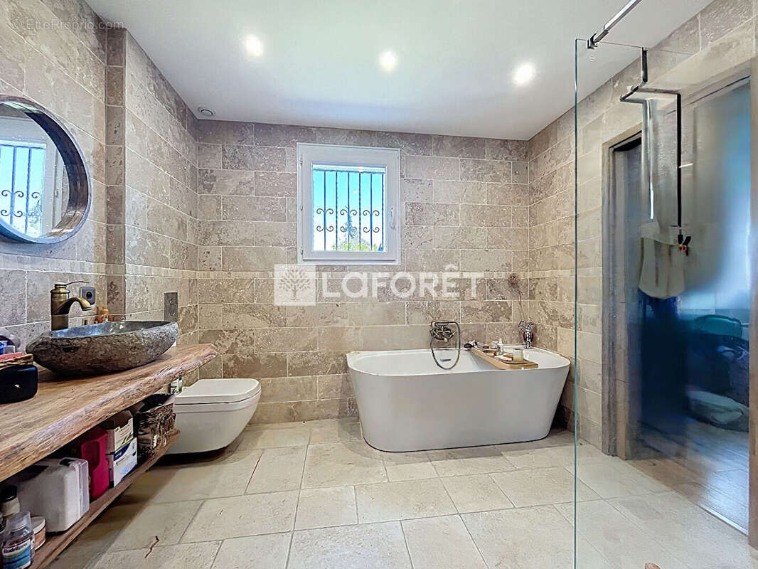 Maison à SAINT-GENIS-DES-FONTAINES