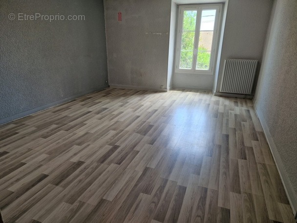 Maison à BREUX-JOUY