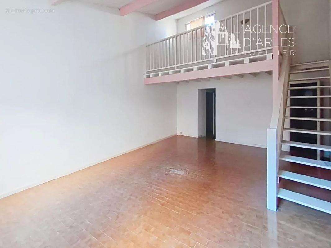 Arles, centre historique - Appartement T3 - 66 m² avec terrasse - photo 7