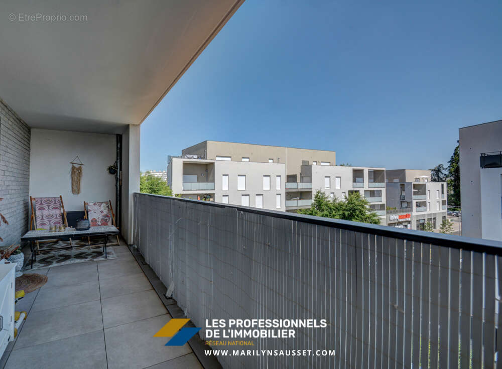 Appartement à PIERRE-BENITE