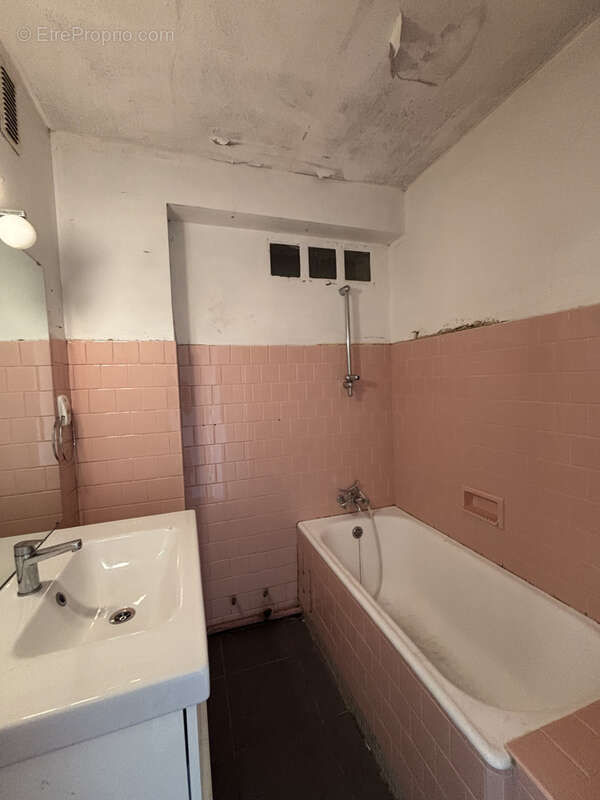 Appartement T3 à rénover - Place au bois - photo 9