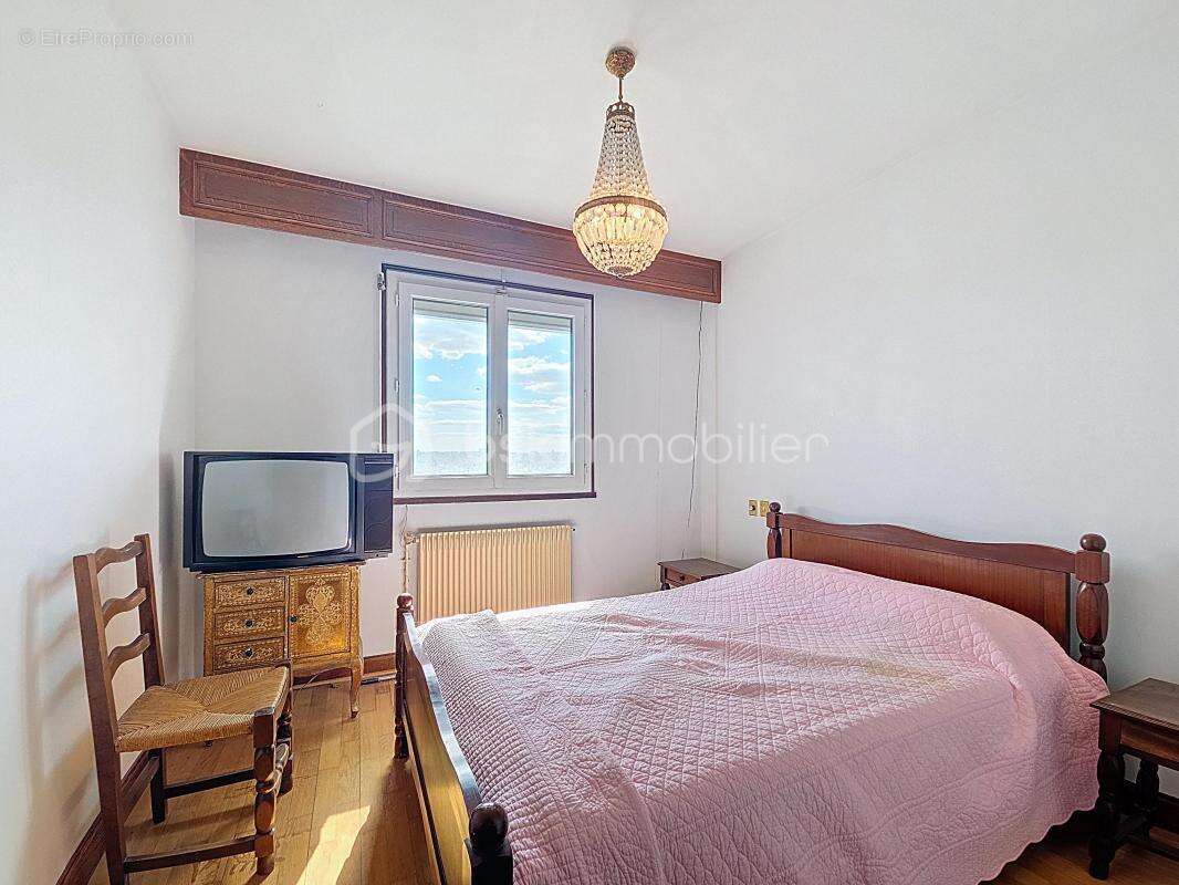 Appartement à LES PAVILLONS-SOUS-BOIS