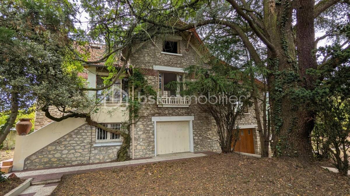 Maison à COMBS-LA-VILLE