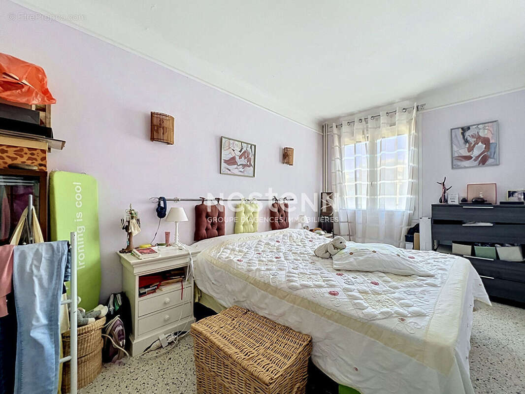 Appartement à VALLAURIS