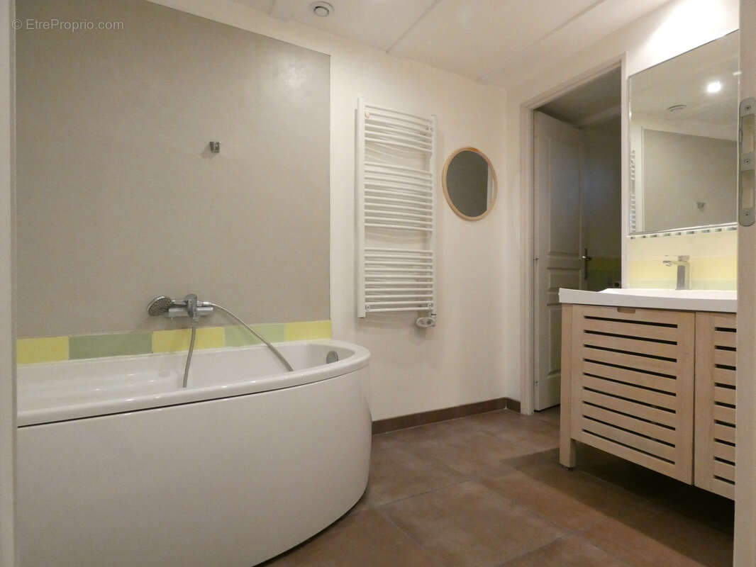 Maison à LA BEGUDE-DE-MAZENC