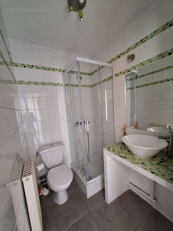 BEL APPARTEMENT  T1 loué, rénové avec balcon plein SUD secteur BON SECOURS 14e - photo 6