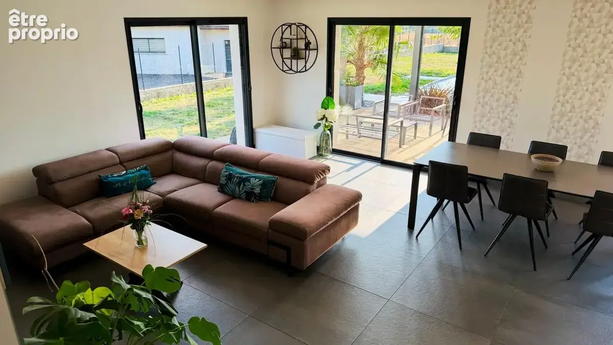 Maison À Vendre - Montferrat – Maison contemporaine avec piscine et vue dégagée - photo 7