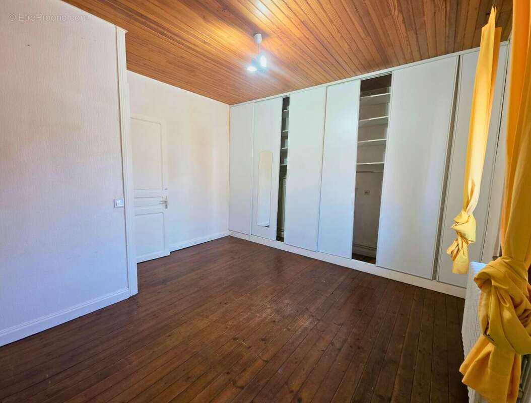Maison à FAMARS
