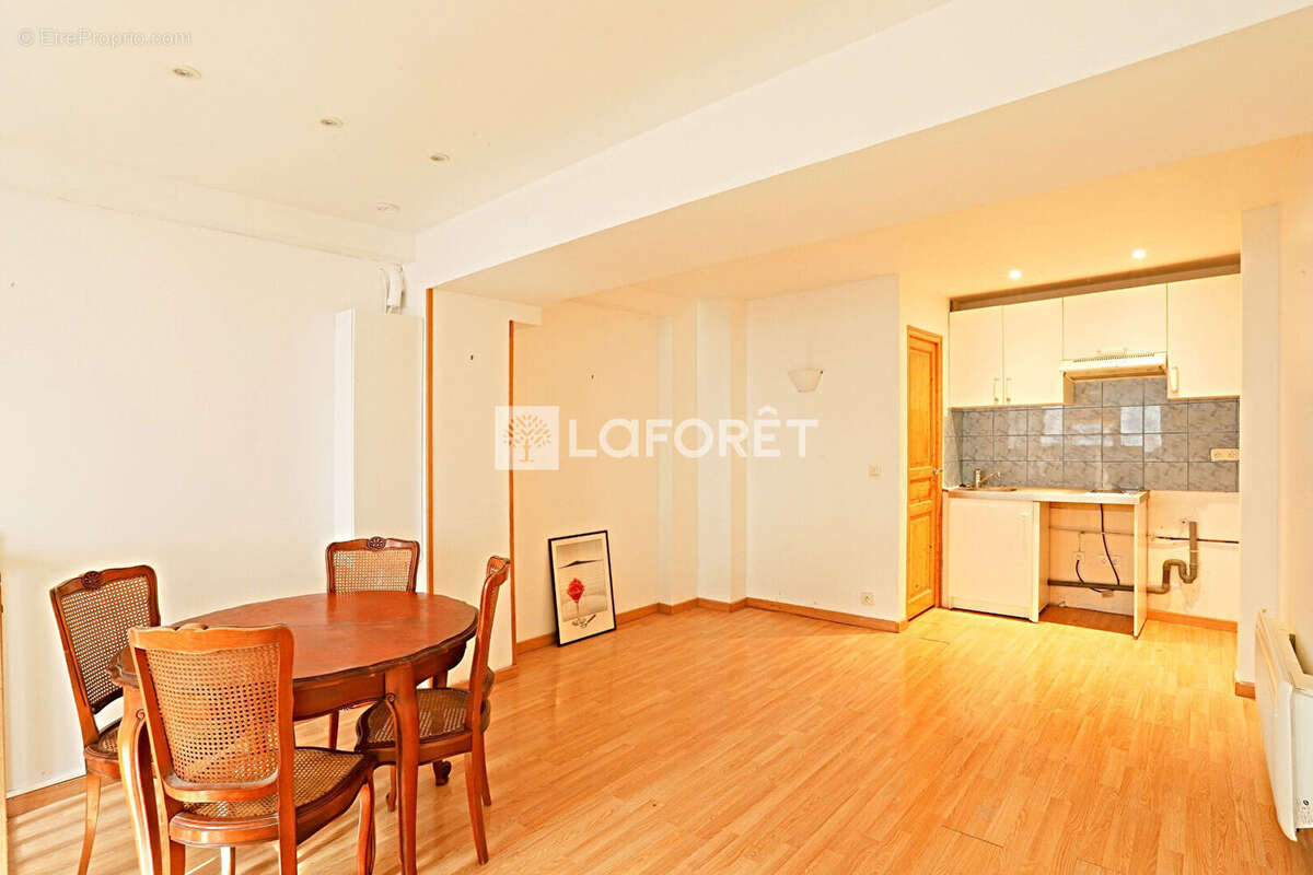 Appartement à PARIS-14E