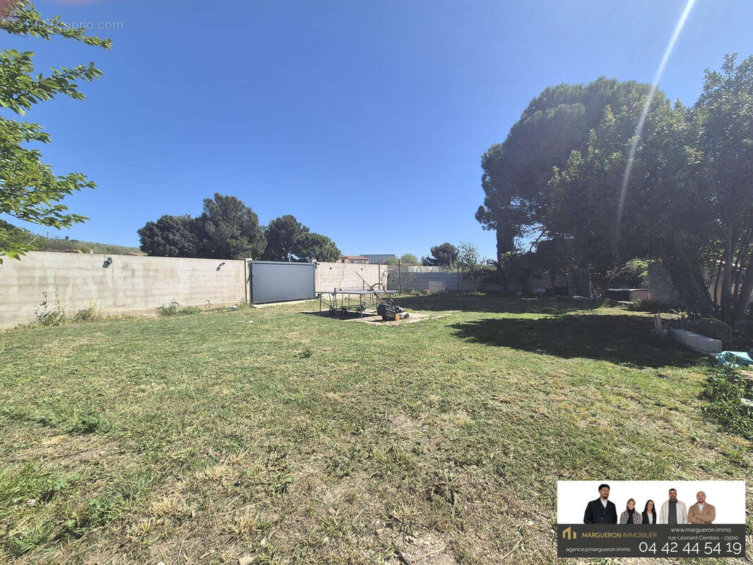 Terrain à PORT-DE-BOUC