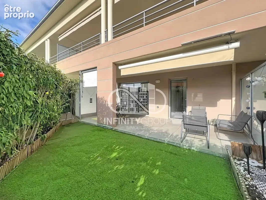 Golfe-Juan - 2 pièces avec jardin privatif, piscine & garage - photo 2