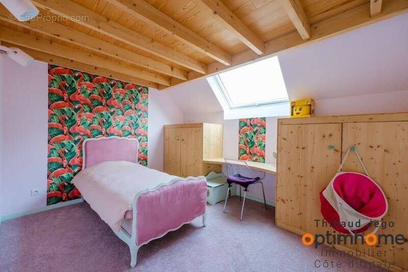 Maison contemporaine récente avec un bel extérieur et vue mer de l'étage - photo 12