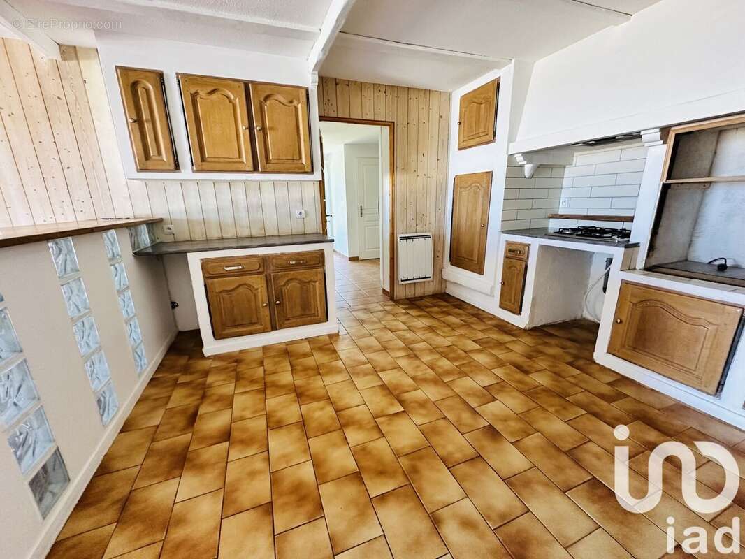 Maison 132 m² à Vitrolles  - photo 4