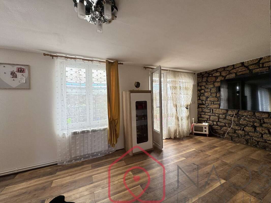 Maison de ville rénovée de 119 m²  À deux pas du centre-ville de Pontivy 212000 FAI - photo 6