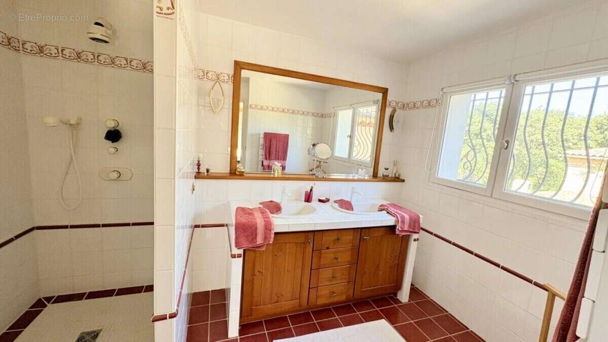 Maison à ROCHEFORT-DU-GARD