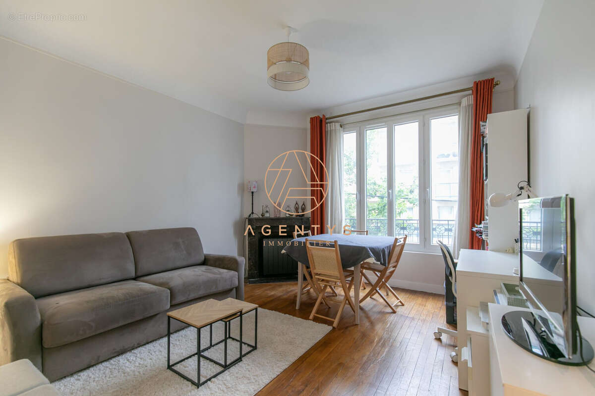 Appartement à SAINT-MAUR-DES-FOSSES