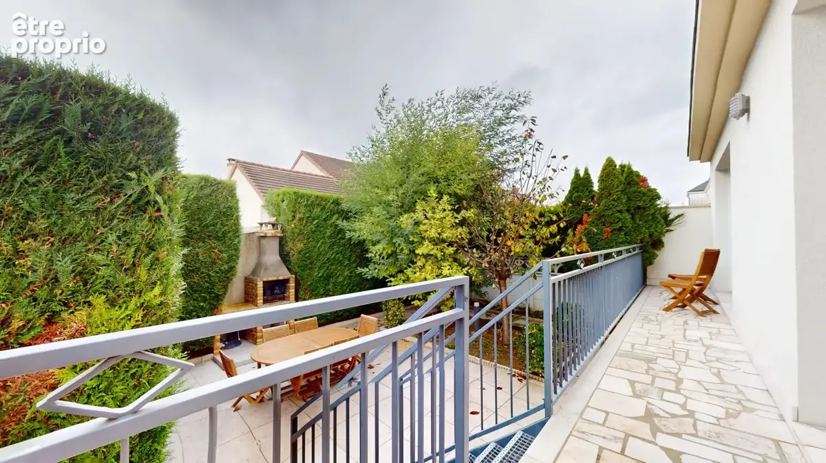Maison 7 pièces 155 m² à vendre à Ormesson-Sur-Marne (94490) - photo 3
