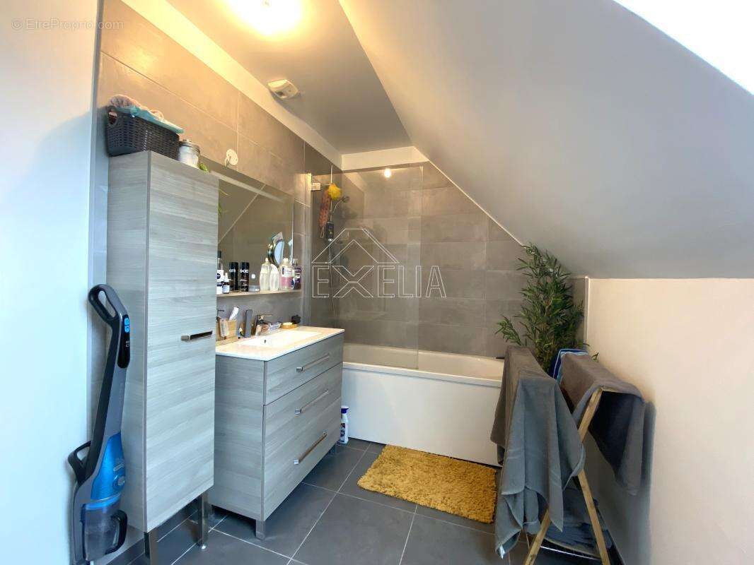 Maison à GOMMECOURT