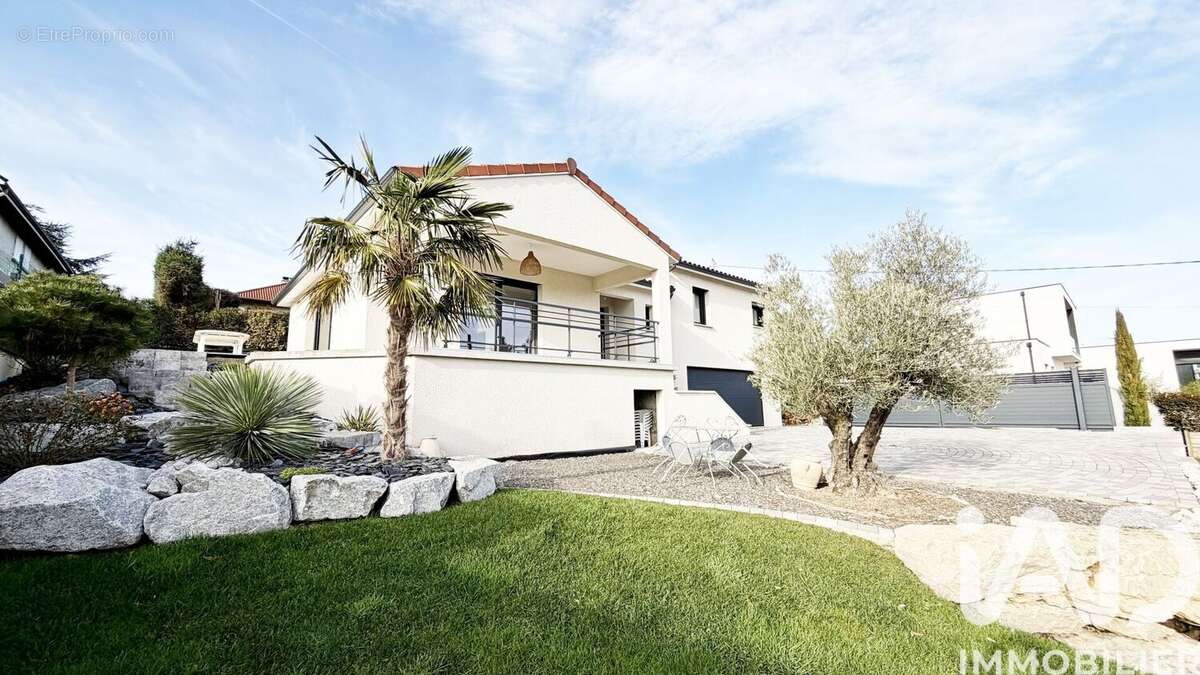 Photo 6 - Maison à ROCHE-LA-MOLIERE