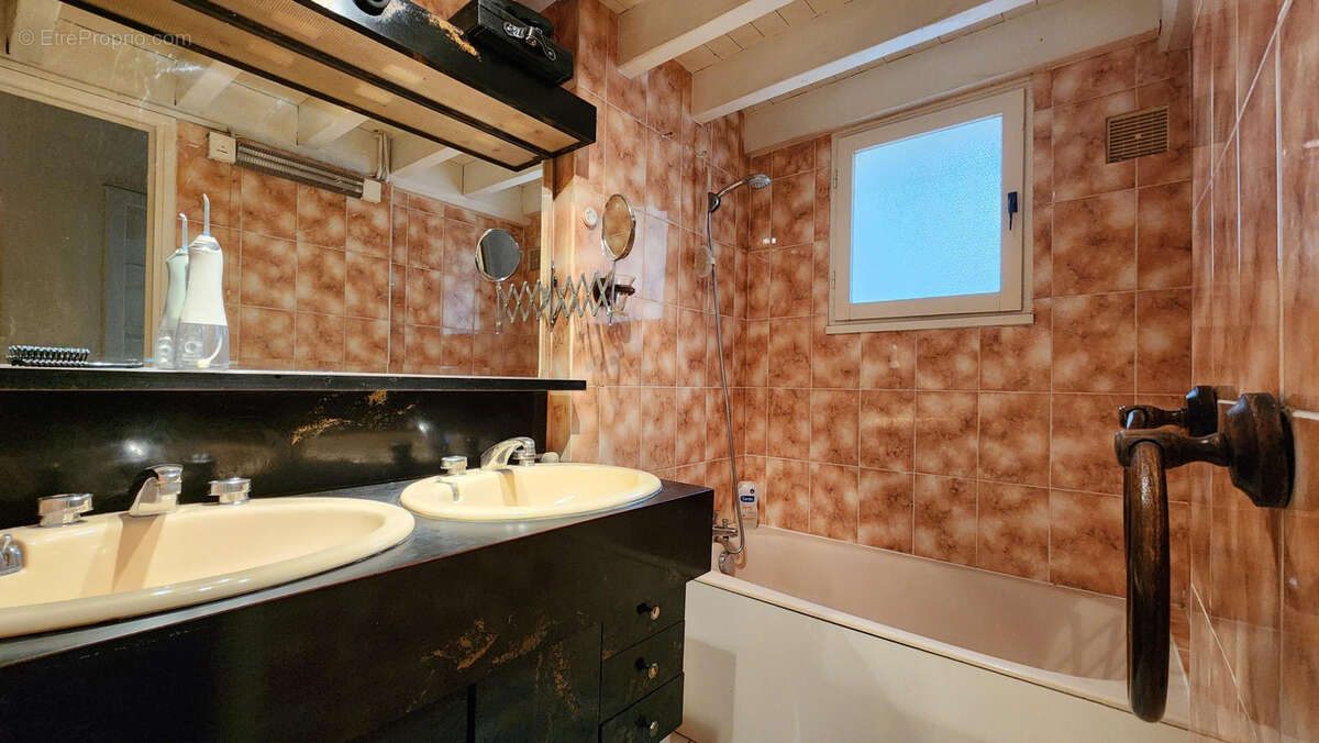 Maison à SAINT-ROMAIN-LA-VIRVEE