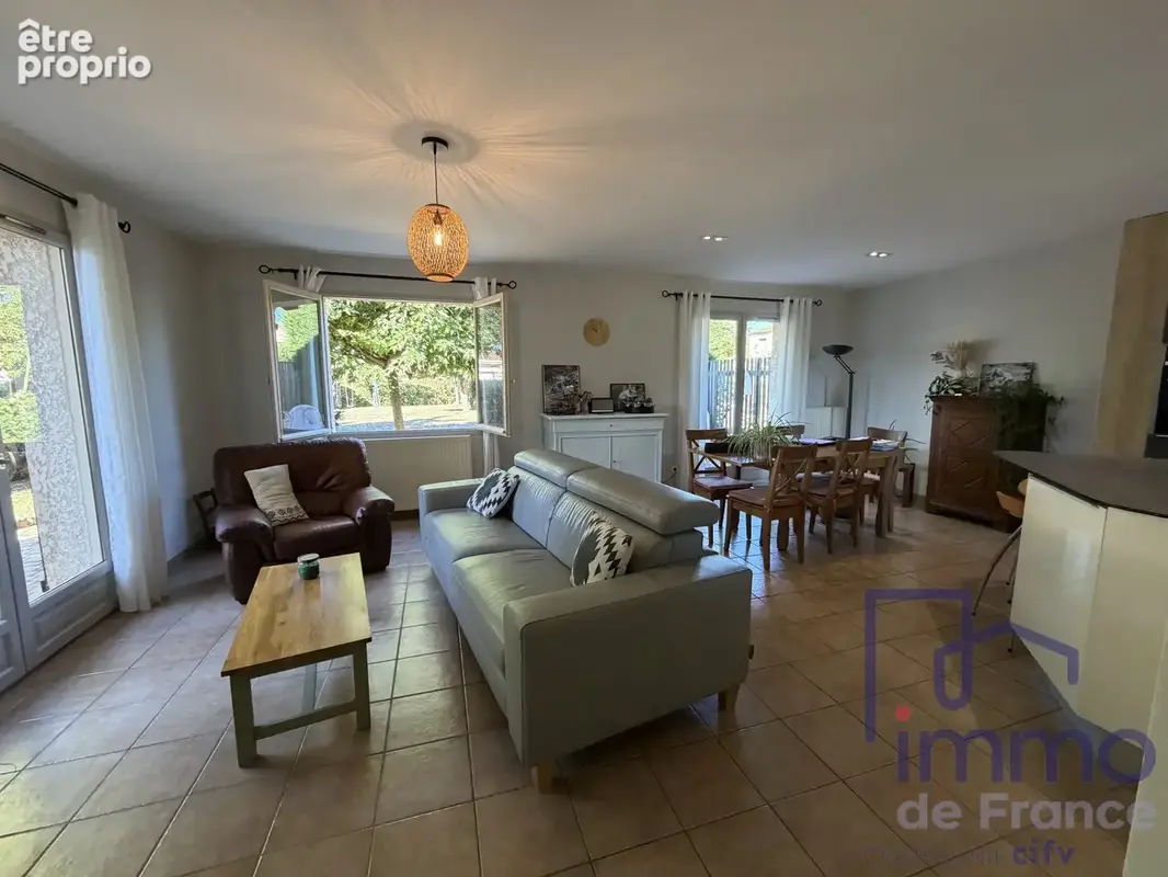 Maison 6 pièces 129 m² à vendre à Veauche (42340) - photo 5