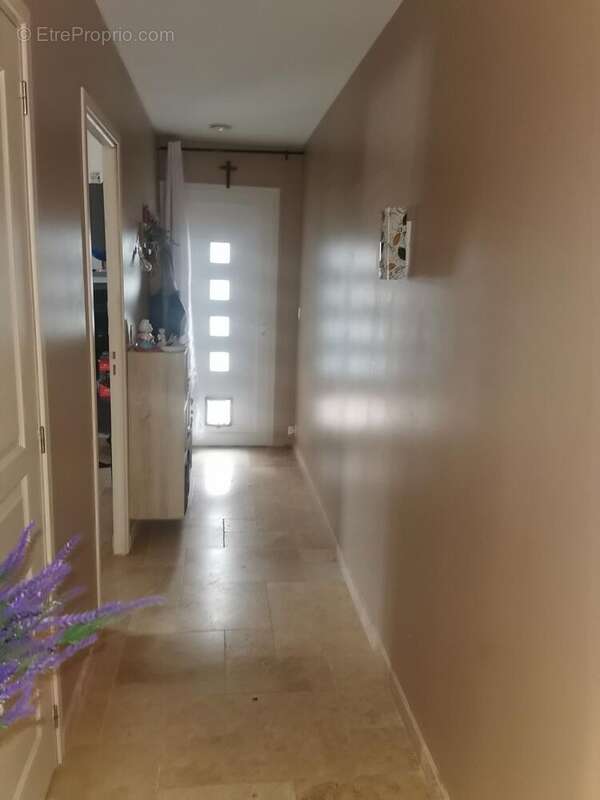 Maison 123 m² à Escragnolles  - photo 4