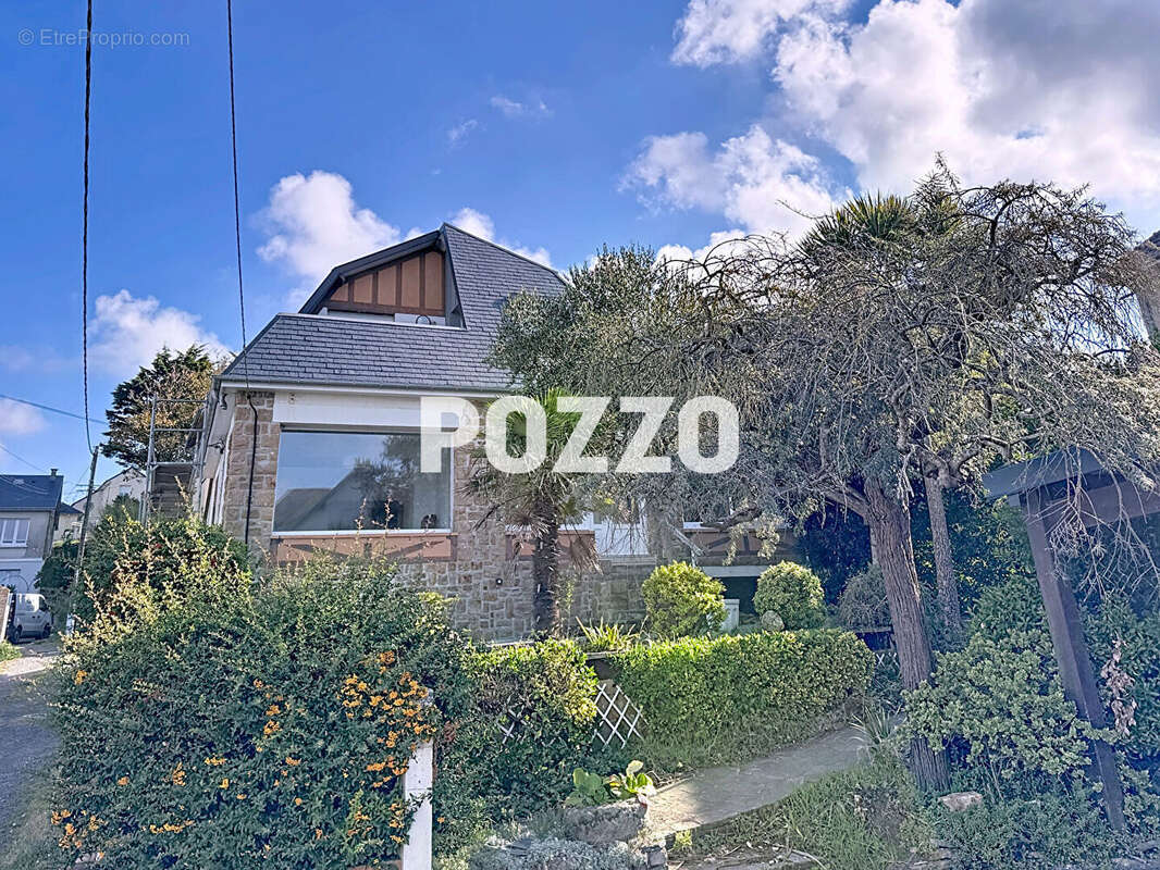 Maison à SAINT-PAIR-SUR-MER