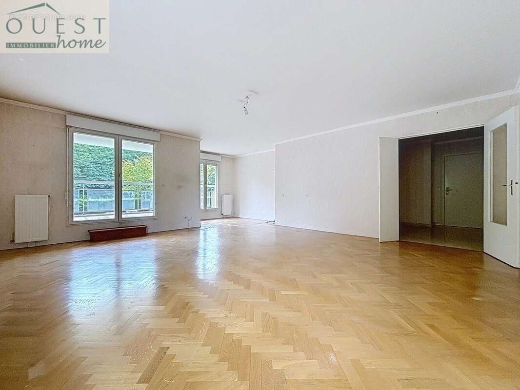 Appartement à CHARBONNIERES-LES-BAINS