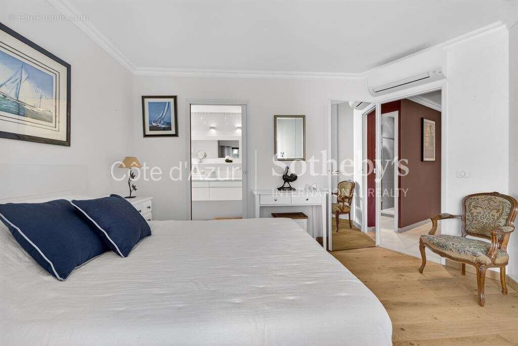 Appartement à MANDELIEU-LA-NAPOULE