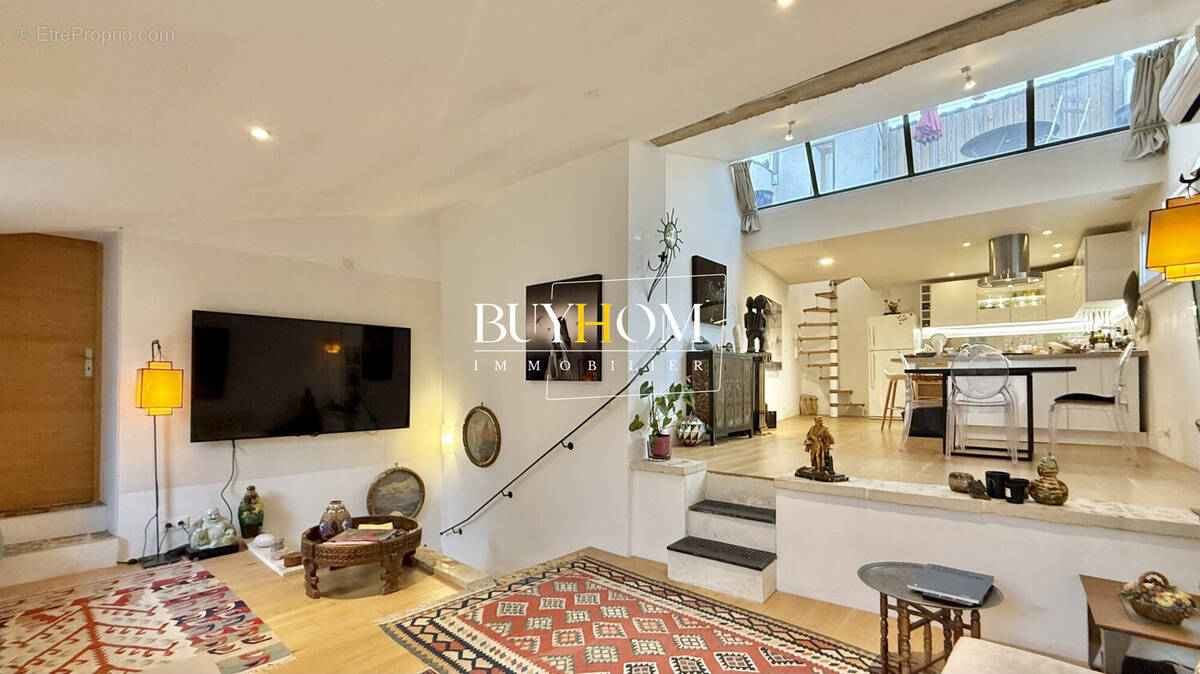 Maison à L'ISLE-SUR-LA-SORGUE