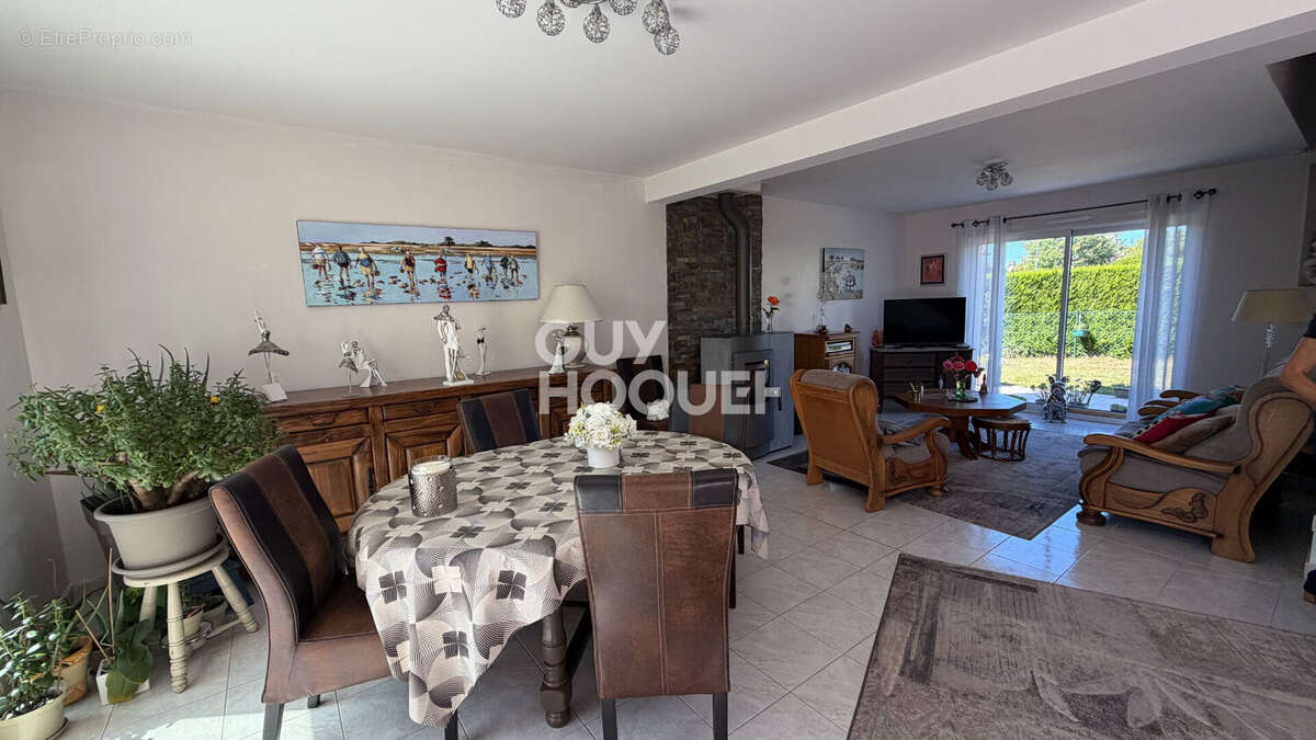 Maison à LANVALLAY