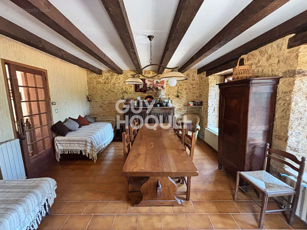 Maison à FRAYSSINET-LE-GELAT