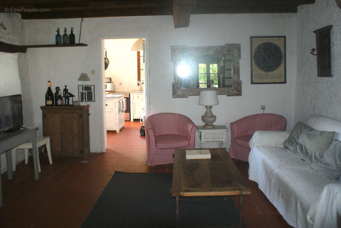A VOIR. Belle maison en pierre de 4 chambres avec dépendances et vues sur terrain d'environ 2811m2 - photo 31